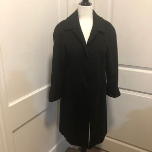 Stunning Marvin Richards 100% cashmere and satin coat size 6P